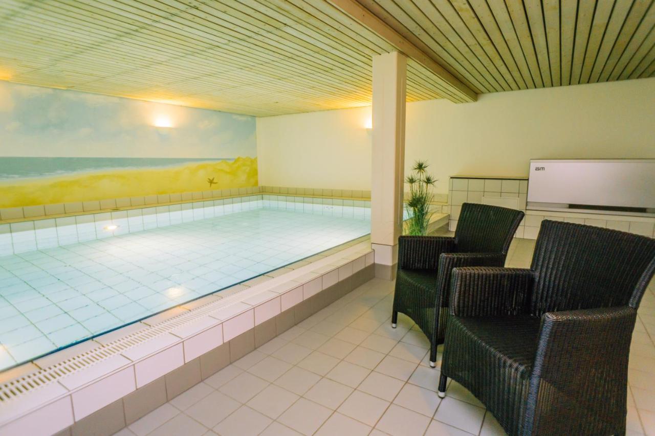Gemuetliche Wohnung Unter Reet Mit Pool Und Sauna In Keitum Buitenkant foto