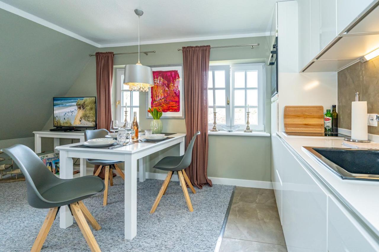 Gemuetliche Wohnung Unter Reet Mit Pool Und Sauna In Keitum Buitenkant foto